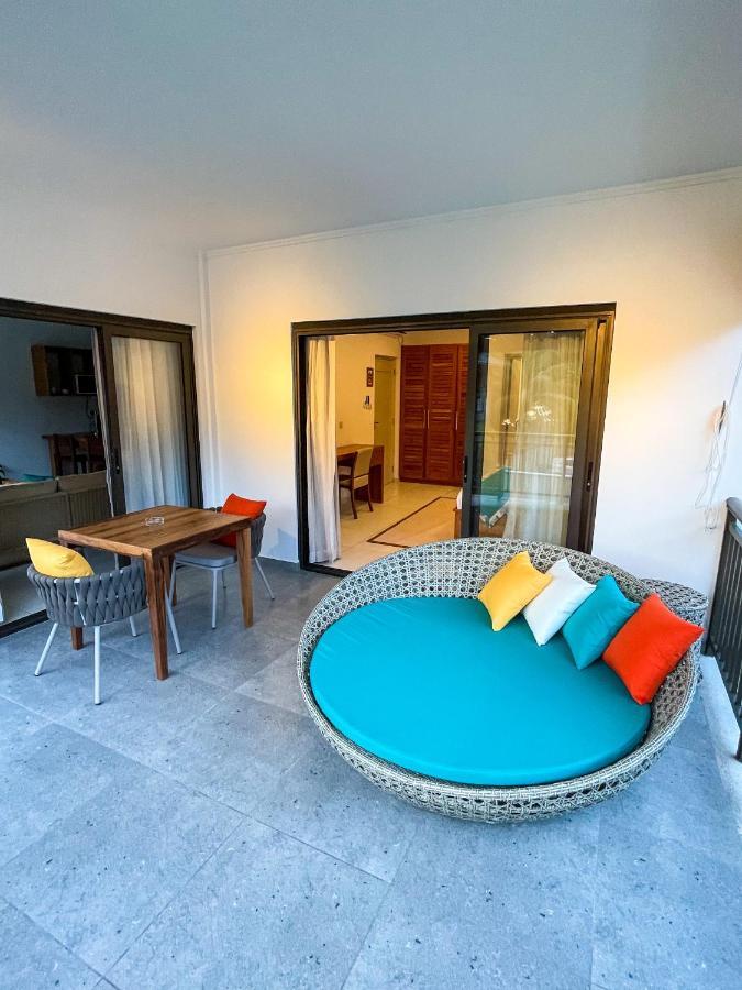 Nautilus Apartments Anse Royale Eksteriør billede